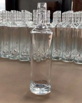 375ml 500ml 750ml 1000ml 容量 コークトップスクリュー GPI トップキャップ付き ウォッカ用 ガラスボトル