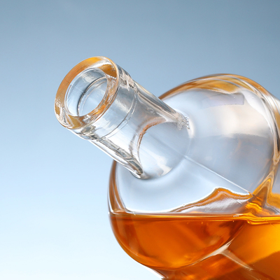 ウィスキーとウォッカのための透明の円形ガラスボトル 200ml 375ml 500ml 750ml 1000ml