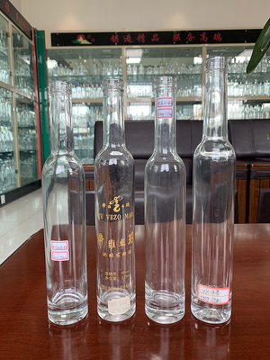 独特の 淡い青の 凍ったウイスキー銃 700ml 500ml 空のジンの酒瓶