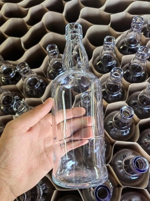 OEM歓迎 700ml オーダーメイドワイン包装のための空のガラスボトル