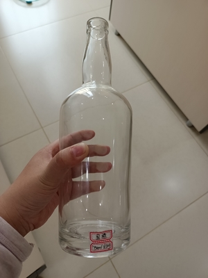 OEM歓迎 700ml オーダーメイドワイン包装のための空のガラスボトル