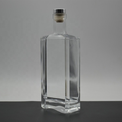 700ml グラスビスキーボトル クリスタルホワイトガラス素材とエムボスされたスタイル