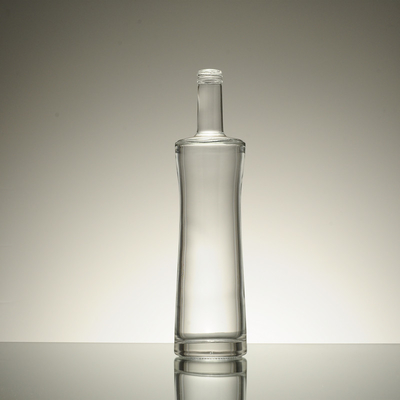700ml グラスビスキーボトル クリスタルホワイトガラス素材とエムボスされたスタイル