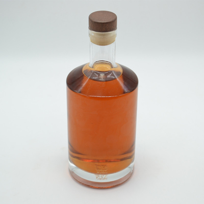 ウイスキー用 オーダーメイドロゴ 丸い形 750ml ガラスの酒瓶