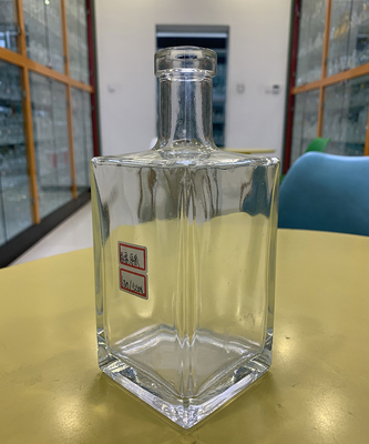 500ml 700ml 750ml 1L 独特の正方形ガラス酒瓶 果汁 ウォッカ スピリット酒