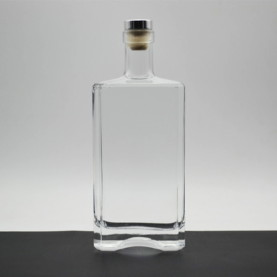 ウイスキーのための彫刻されたガラスボトル 750ml 平方 電気塗装ボトル スーパーフリントガラス
