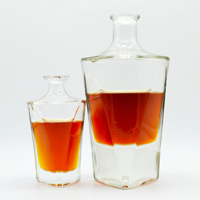 750ml 酒類用のカスタムガラスボトル 透明型不規則形テキラボトル