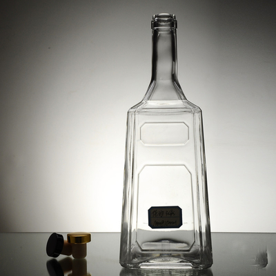 750ml Clear Glass Bottle Vodka with High Flint Glass Material and Cork Sealing Type クリアグラスボトル ウォッカ