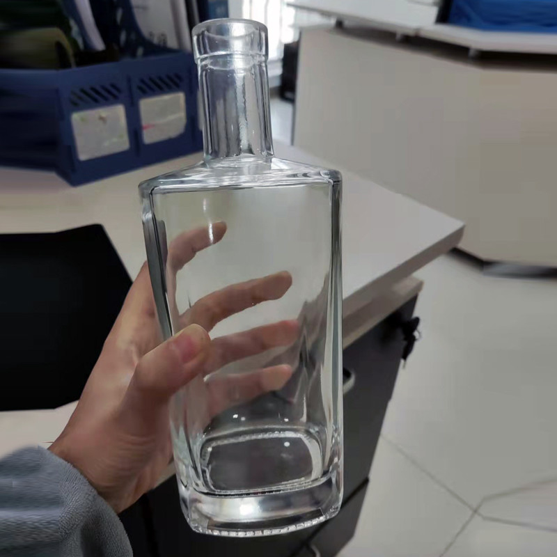700ml 1Lの酒瓶 ウイスキー アルコール 鉱水の包装のためのボトル